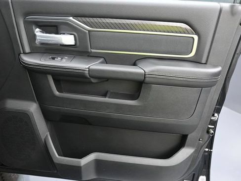 New 2026 RAM 2500 Big Horn AWD/4WD image 12