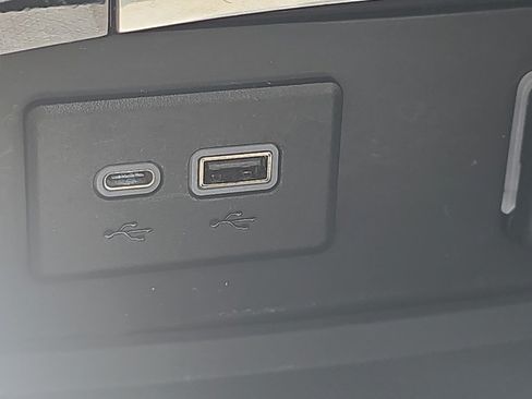Used 2022 Buick Envision Preferred FWD image 28