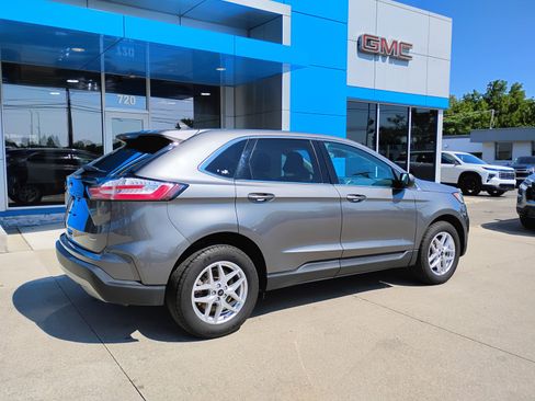 Used 2023 Ford Edge SEL AWD/4WD image 6