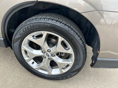 Used 2017 Subaru Forester 2.5i Touring AWD/4WD image 8