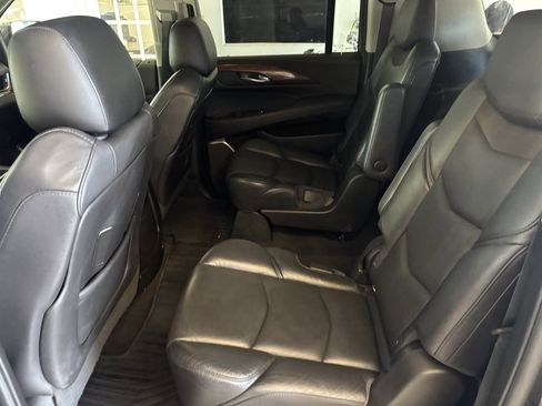 Used 2018 Cadillac Escalade ESV Premium Luxury image 14