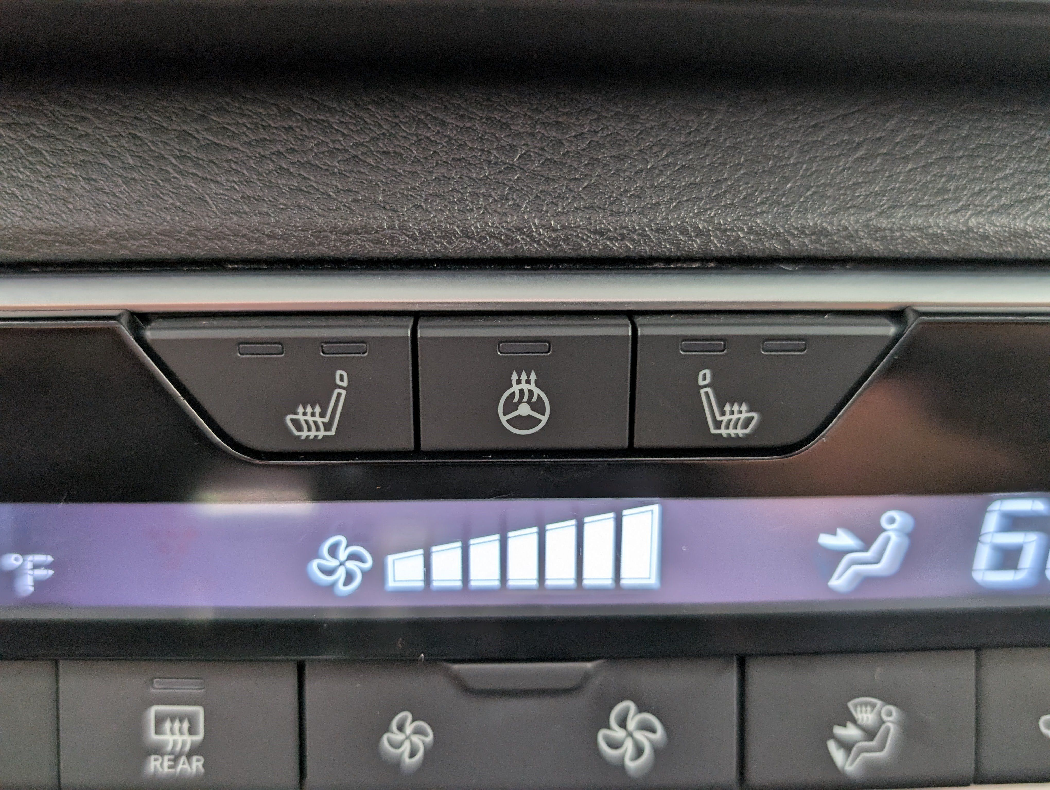 Used 2025 Nissan Altima 2.5 SL FWD image 33