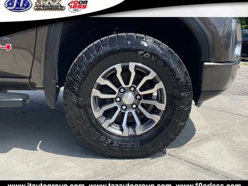 Used 2019 GMC Sierra 1500 AT4 w/ AT4 Premium Package AWD/4WD image 9