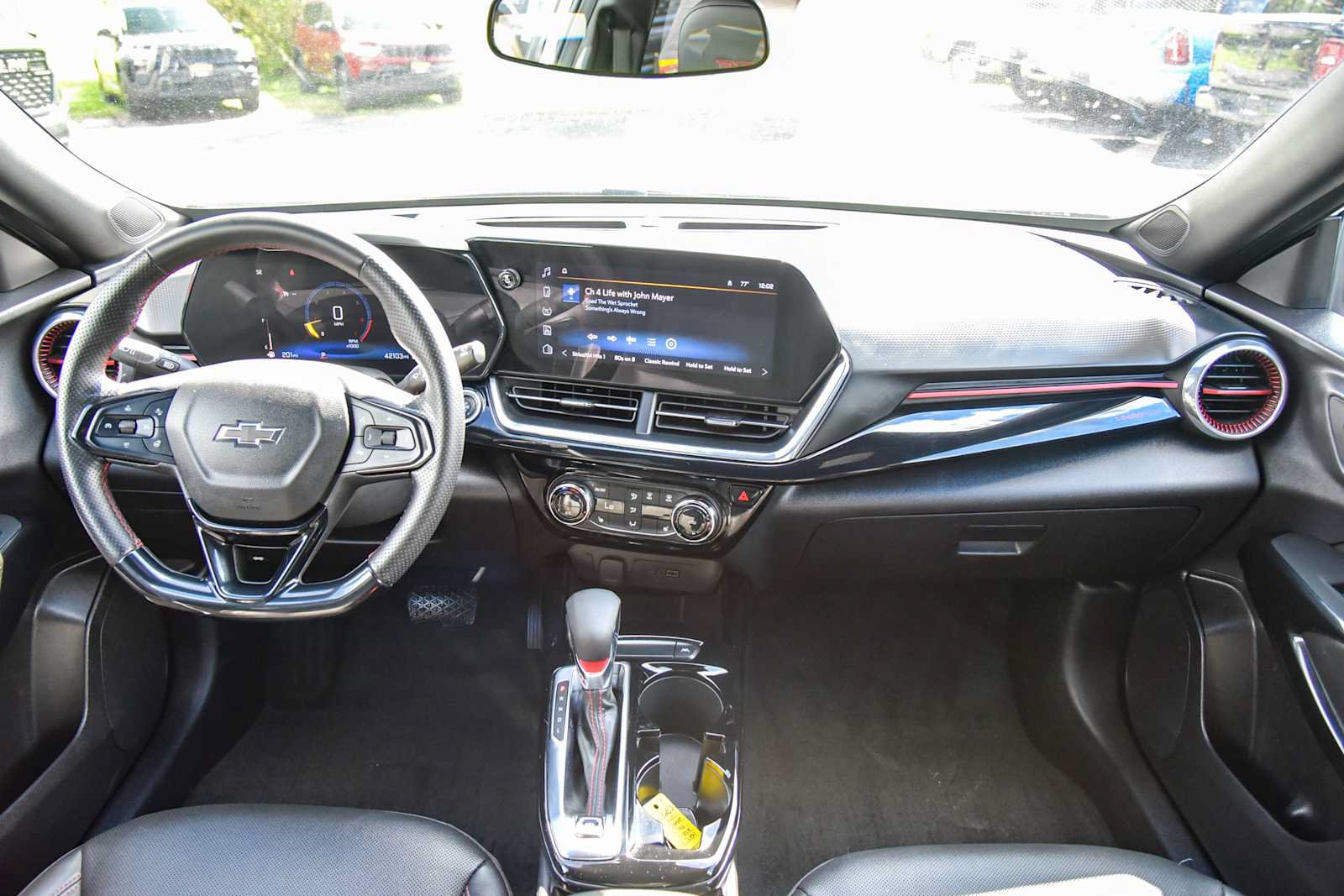 Used 2025 Chevrolet Trax RS FWD image 20