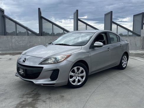 Used 2013 MAZDA MAZDA3 i Sport FWD image 2