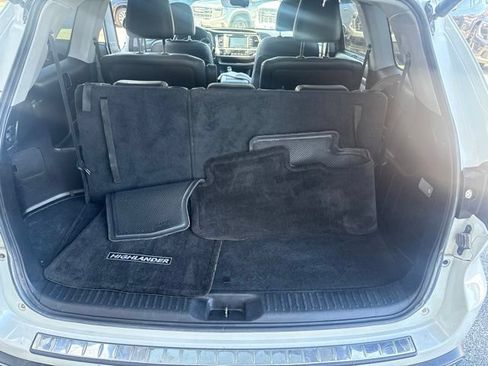 Used 2018 Toyota Highlander Limited Platinum AWD/4WD image 32