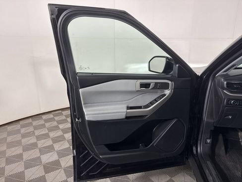 Used 2023 Ford Explorer XLT w/ Equipment Group 202A AWD/4WD image 20