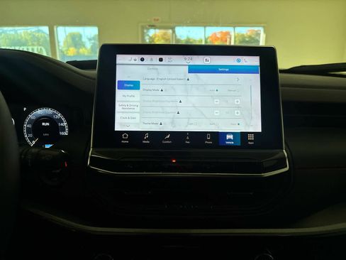 Used 2024 Jeep Compass Trailhawk w/ Trailhawk Elite Group image 34