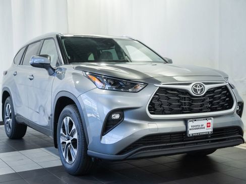 New 2026 Toyota Highlander XLE AWD/4WD image 1