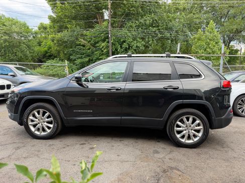 Used 2015 Jeep Cherokee Limited w/ Luxury Group AWD/4WD image 6