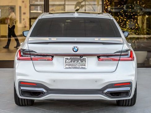 Used 2020 BMW 740i w/ M Sport Package image 8