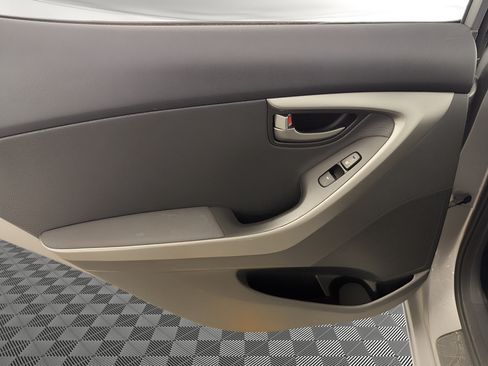 Used 2012 Hyundai Elantra Limited FWD image 17