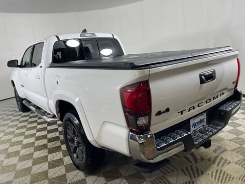 Used 2022 Toyota Tacoma SR5 AWD/4WD image 6