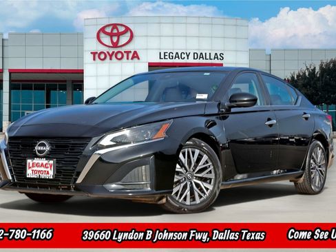 Used 2023 Nissan Altima 2.5 SV FWD image 1