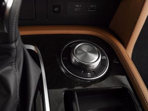 Used 2024 INFINITI QX80 Sensory AWD/4WD image 34