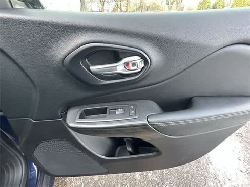 Used 2016 Jeep Cherokee Limited image 21