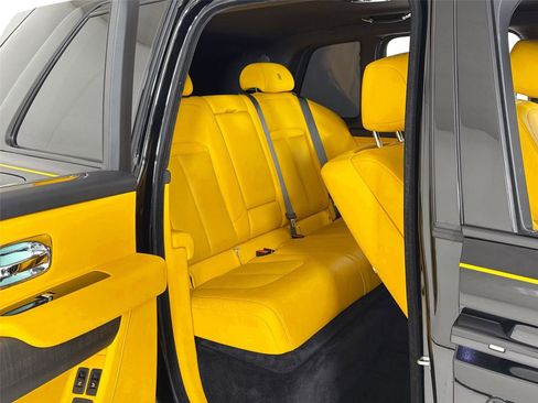 Used 2020 Rolls-Royce Cullinan image 30