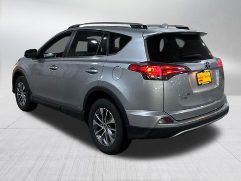 Used 2017 Toyota RAV4 XLE AWD/4WD image 4