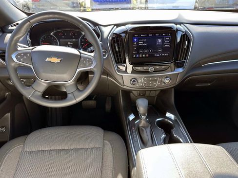 Used 2023 Chevrolet Traverse LT AWD/4WD image 15