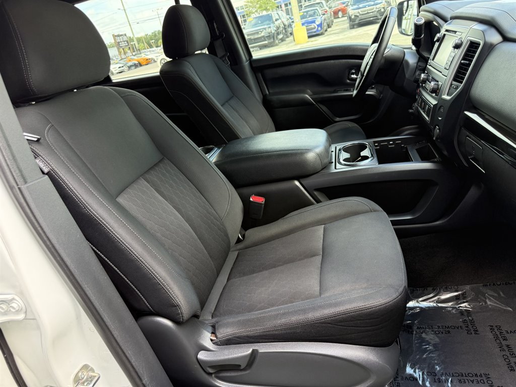 Used 2018 Nissan Titan SV w/ SV Convenience Package AWD/4WD image 18