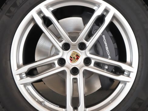 New 2026 Porsche Macan image 26