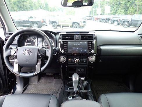 Certified 2024 Toyota 4Runner TRD Off-Road Premium w/ Moonroof Package AWD/4WD image 12