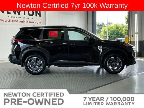 Used 2025 Nissan Rogue SV w/ SV Premium Package FWD image 4
