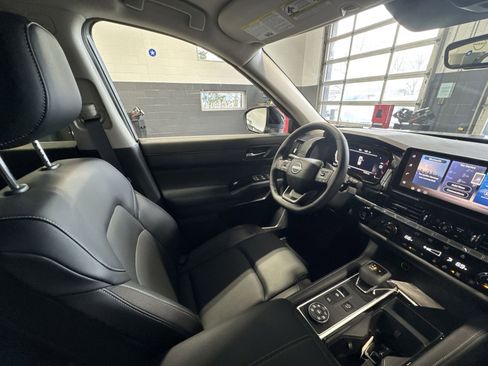 New 2026 Nissan Pathfinder SL AWD/4WD image 7