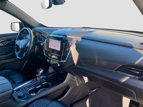 Used 2023 Chevrolet Traverse RS image 31