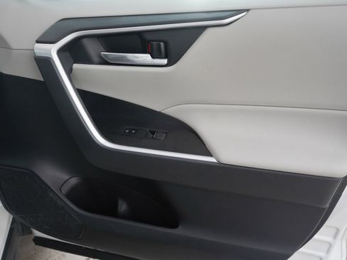 Used 2025 Toyota RAV4 XLE Premium w/ Weather Package image 9