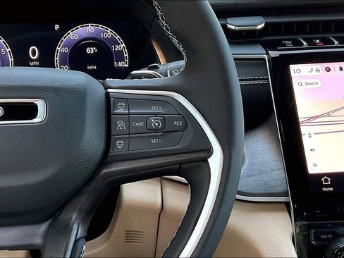 New 2025 Jeep Grand Cherokee Limited image 16