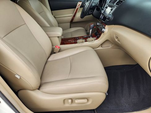 Used 2013 Toyota Highlander Limited image 14