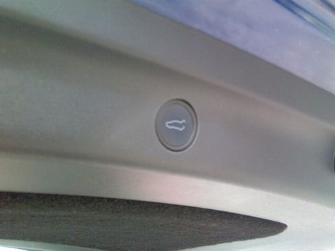 Used 2022 Tesla Model Y Long Range AWD/4WD image 15