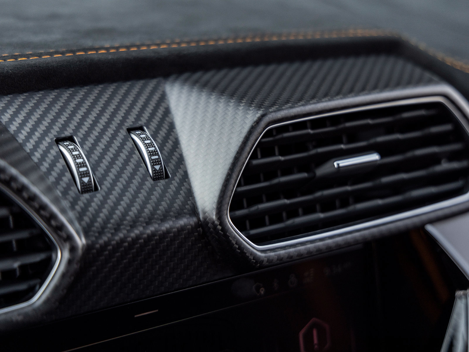 Used 2023 Lamborghini Urus Performante AWD/4WD image 38