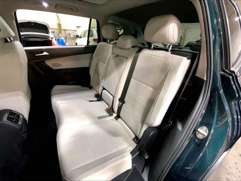 Used 2019 Volkswagen Tiguan SE w/ Panoramic Sunroof Package image 39