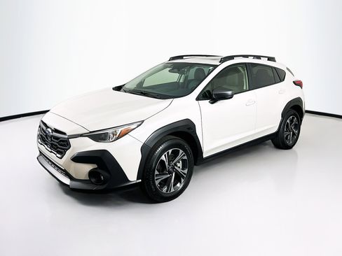 Used 2024 Subaru Crosstrek 2.0i Premium image 3