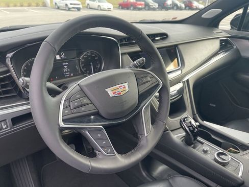 Certified 2022 Cadillac XT5 Premium Luxury w/ LPO, Floor Liner Package image 18