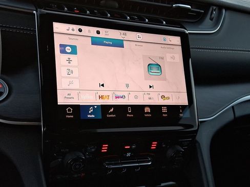 New 2025 Jeep Grand Cherokee L Limited w/ Black Appearance Package image 17