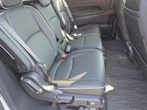 New 2026 Honda Odyssey Touring image 14