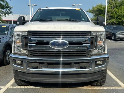 Used 2018 Ford F250 XLT w/ XLT Value Package AWD/4WD image 2