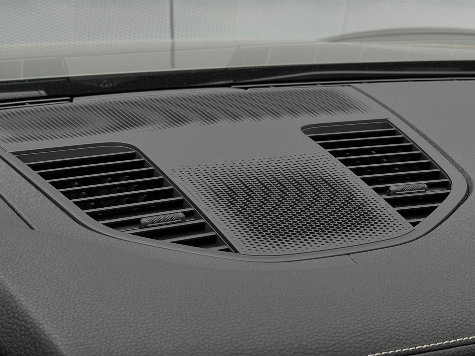 New 2026 Porsche Panamera 4 AWD/4WD image 33