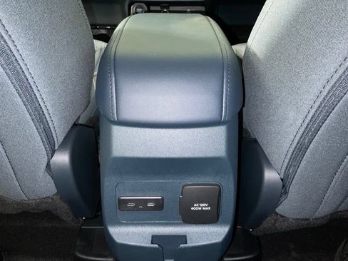 New 2026 Ford Maverick XLT w/ XLT Luxury Package FWD image 17