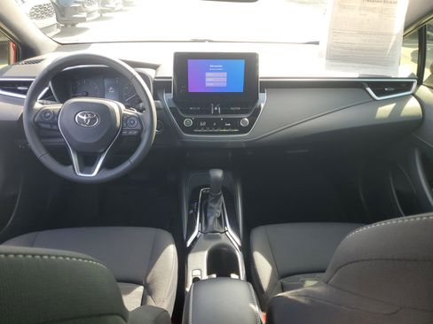 Used 2025 Toyota Corolla SE FWD image 14