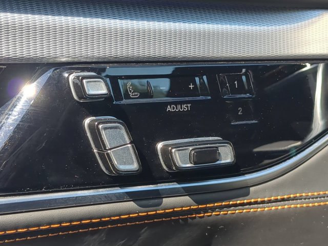 Used 2022 Jeep Grand Wagoneer Series III w/ Rear Seat Video Group 1 AWD/4WD image 23