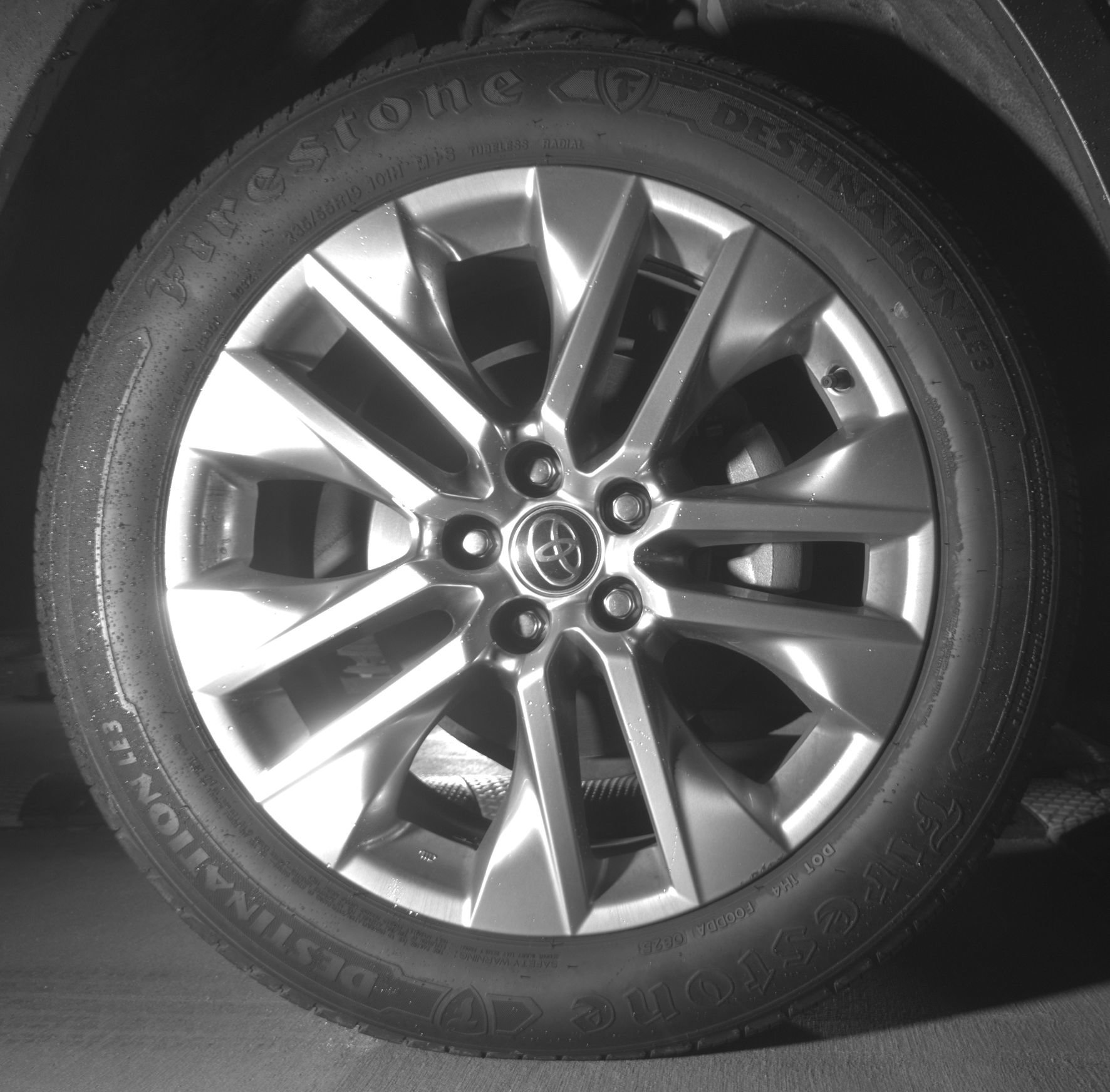 Used 2021 Toyota RAV4 XLE Premium FWD image 9