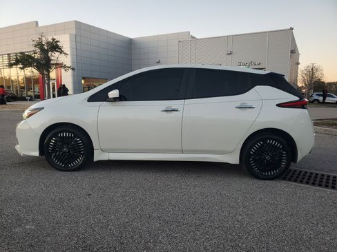 Certified 2024 Nissan Leaf SV Plus image 6