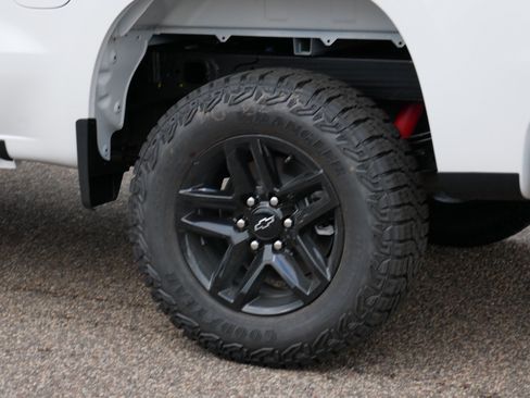 New 2026 Chevrolet Silverado 1500 Custom Trail Boss AWD/4WD image 3