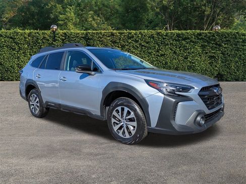 Used 2024 Subaru Outback Premium image 2