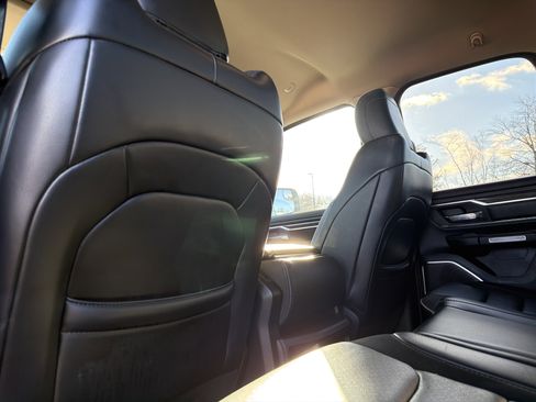 Used 2019 RAM 1500 Laramie image 27