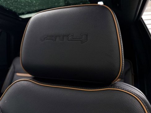 Used 2022 GMC Yukon AT4 image 4